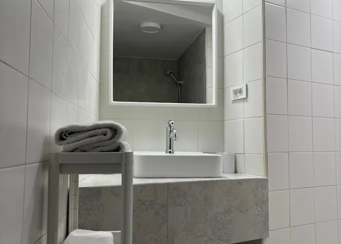 Industrial 6 * 卢布尔雅那